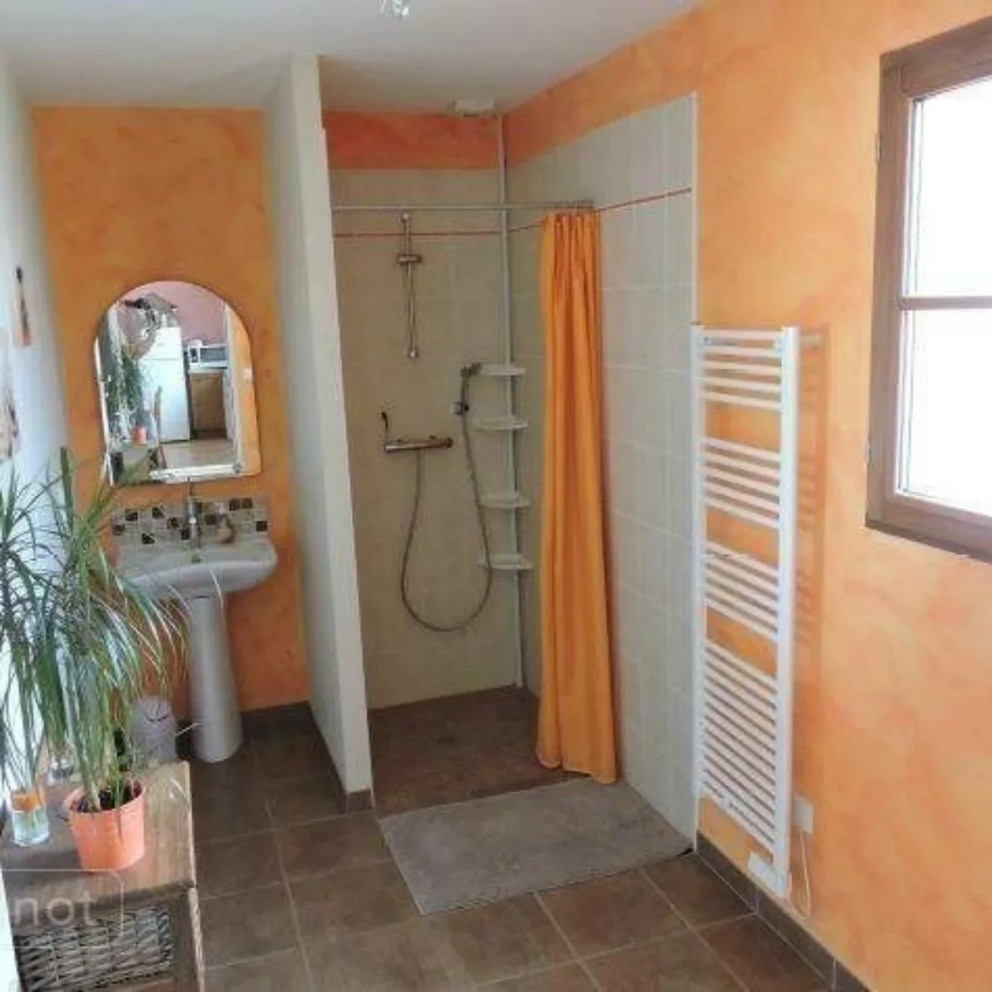 Salle d’eau avec douche